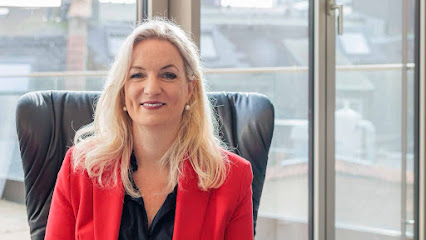 Martina Peukert KI-Beratung Frankfurt - Autorin - Business Coach - Keynote-Speaker - Unternehmensberatung